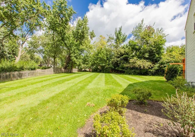 Photo 4 of Single family home for sale at 209 James Cir, Avon Lake, OH 44012 | MLS# 5241416 | Listing updated on 2026-10-01