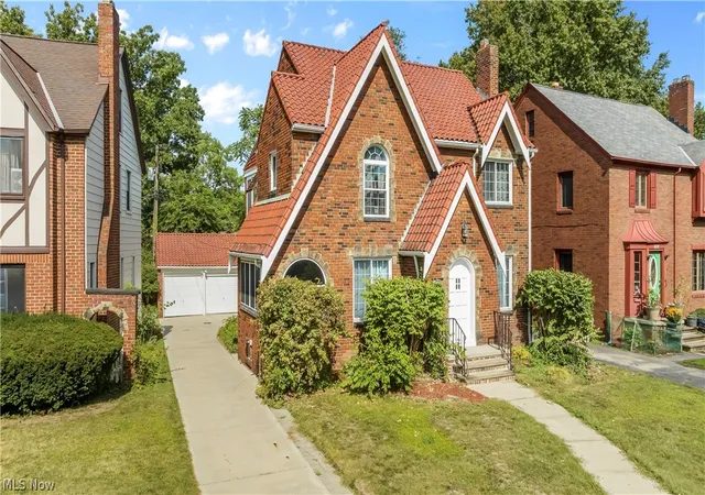Photo 2 of Single family home for sale at 1254 Castleton Rd, Cleveland, OH 44121 | MLS# 5241488 | Listing updated on 2026-09-03