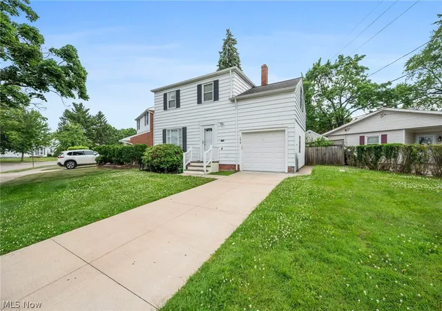 Photo 2 of Single family home for sale at 1518 Roselawn Rd, Cleveland, OH 44124 | MLS# 5241889 | Listing updated on 2026-09-04