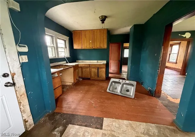 Photo 2 of Single family home for sale at 235 Iddings Ave SE, Warren, OH 44483 | MLS# 5241343 | Listing updated on 2026-09-03