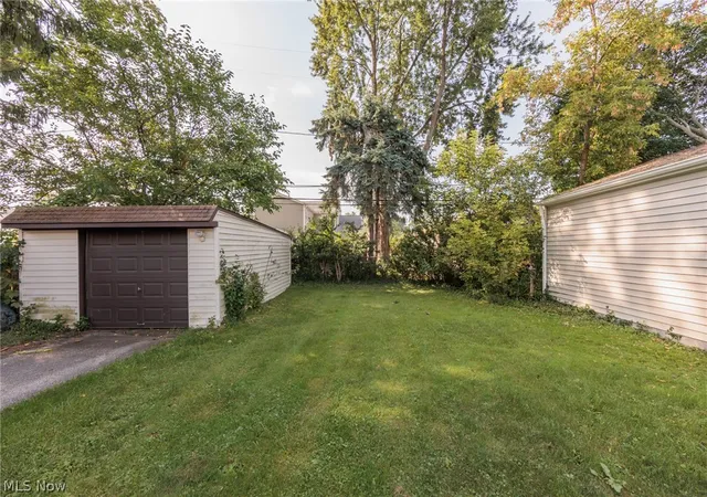 Photo 3 of Sale Pending at 20861 Woodstock Ave, Cleveland, OH 44126 | MLS# 5241779 | Listing updated on 2026-09-11