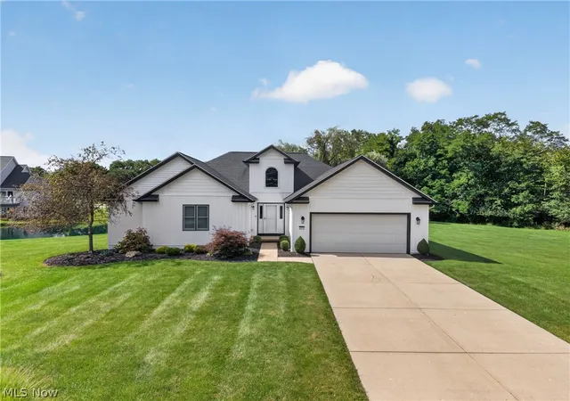 Photo 1 of Single family home for sale at 3270 Greentree Cir, Medina, OH 44256 | MLS# 5241514 | Listing updated on 2026-09-08