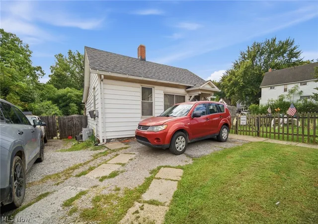 Photo 1 of Single family home for sale at 515 W River Rd N, Elyria, OH 44035 | MLS# 5241292 | Listing updated on 2026-09-03