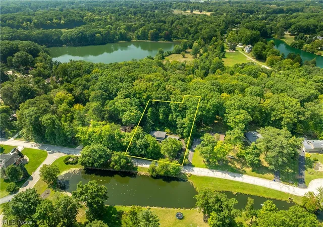 Photo 2 of Sale Pending at 7671 W Lake Blvd, Kent, OH 44240 | MLS# 5240853 | Listing updated on 2026-09-08