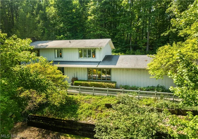 Photo 3 of Sale Pending at 7671 W Lake Blvd, Kent, OH 44240 | MLS# 5240853 | Listing updated on 2026-09-08