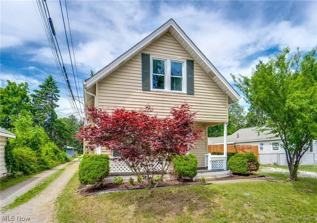 Photo 2 of Single family home for sale at 5015 12th Street Sw, Canton, OH 44710 | MLS# 5242098 | Listing updated on 2026-09-03