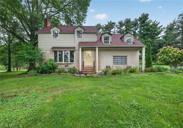 Single family home for sale at 28049 Emery Rd, Cleveland, OH 44128 | MLS# 5241533