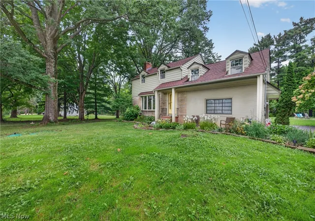 Photo 2 of Single family home for sale at 28049 Emery Rd, Cleveland, OH 44128 | MLS# 5241533 | Listing updated on 2026-09-11