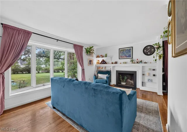 Photo 2 of Single family home for sale at 28049 Emery Rd, Cleveland, OH 44128 | MLS# 5241533 | Listing updated on 2026-09-11