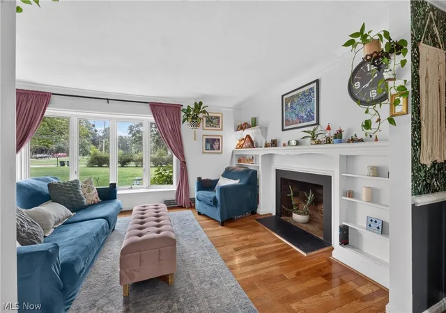 Photo 4 of Single family home for sale at 28049 Emery Rd, Cleveland, OH 44128 | MLS# 5241533 | Listing updated on 2026-09-11
