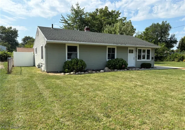 Photo 2 of Sale Pending at 912 East Dr, Sheffield Lake, OH 44054 | MLS# 5241732 | Listing updated on 2026-09-08