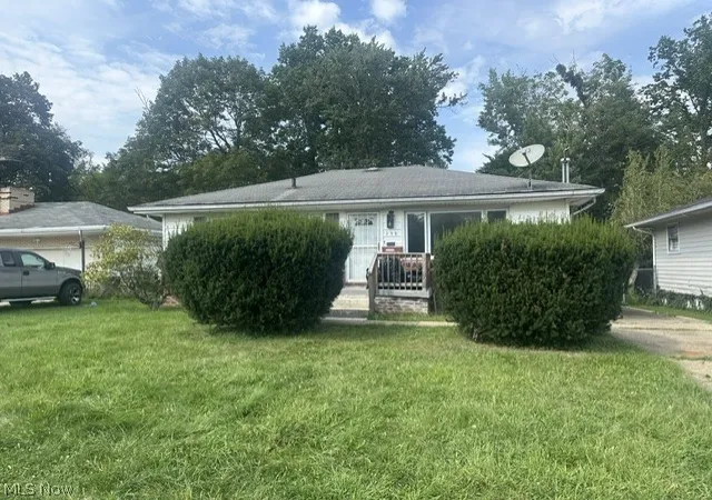 Photo 1 of Sale Pending at 538 W Earle Ave, Youngstown, OH 44511 | MLS# 5242124 | Listing updated on 2026-09-27