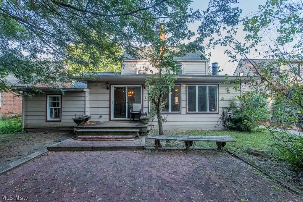 Photo 3 of Single family home for sale at 888 Trumbull Ave SE, Warren, OH 44484 | MLS# 5238062 | Listing updated on 2026-10-28