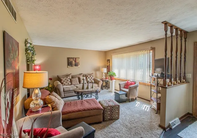 Photo 3 of Sale Pending at 1458 Pepperwood Dr, Niles, OH 44446 | MLS# 5240938 | Listing updated on 2026-10-02