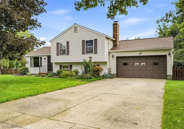Photo 1 of Single family home for sale at 5489 Young Rd, Stow, OH 44224 | MLS# 5241600 | Listing updated on 2026-09-25