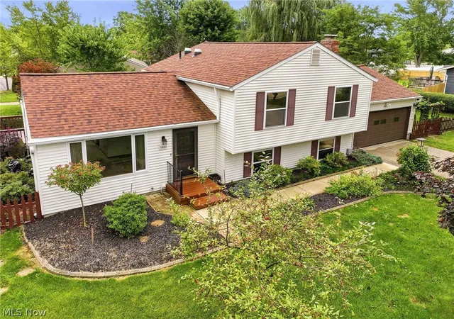 Photo 3 of Single family home for sale at 5489 Young Rd, Stow, OH 44224 | MLS# 5241600 | Listing updated on 2026-09-25