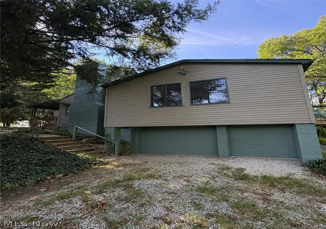 Photo 1 of Single family home for sale at 2008 18th Avenue, Parkersburg, WV 26101 | MLS# 5240510 | Listing updated on 2026-09-03