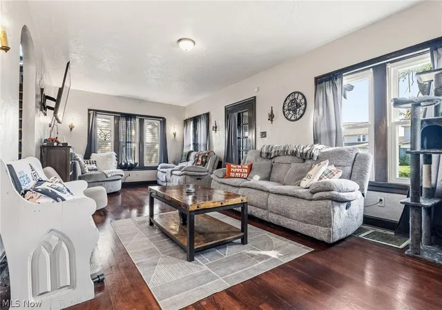 Photo 3 of Sale Pending at 2409 Lake Rd Blvd Nw, Canton, OH 44708 | MLS# 5241687 | Listing updated on 2026-09-13