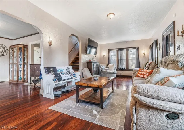 Photo 3 of Sale Pending at 2409 Lake Rd Blvd NW, Canton, OH 44708 | MLS# 5241687 | Listing updated on 2026-09-13