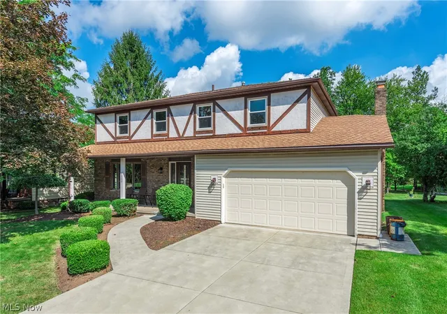 Photo 2 of Sale Pending at 6200 Ely Vista Dr, Cleveland, OH 44129 | MLS# 5242039 | Listing updated on 2026-09-14