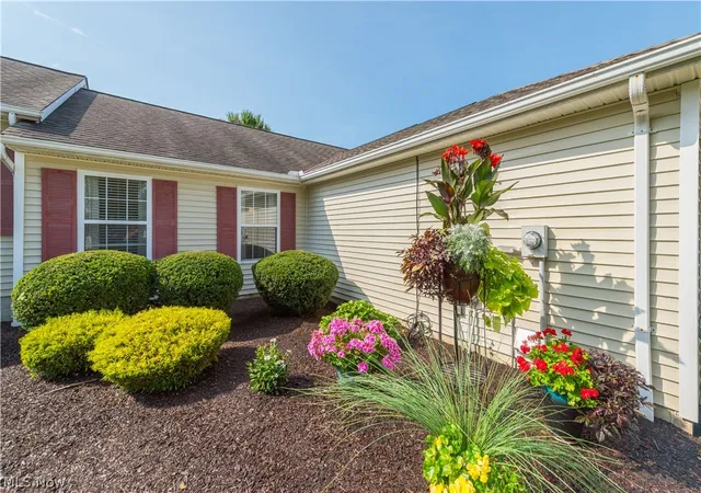 Photo 3 of Sale Pending at 5308 Chaucer Dr, Medina, OH 44256 | MLS# 5242058 | Listing updated on 2026-09-06