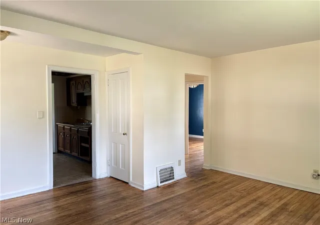Photo 3 of Sale Pending at 1711 Evergreen Ave, Akron, OH 44301 | MLS# 5242100 | Listing updated on 2026-09-11