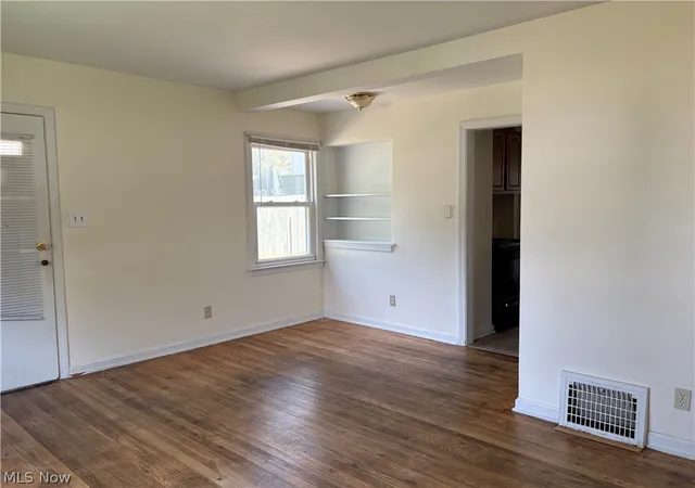Photo 3 of Sale Pending at 1711 Evergreen Ave, Akron, OH 44301 | MLS# 5242100 | Listing updated on 2026-09-11