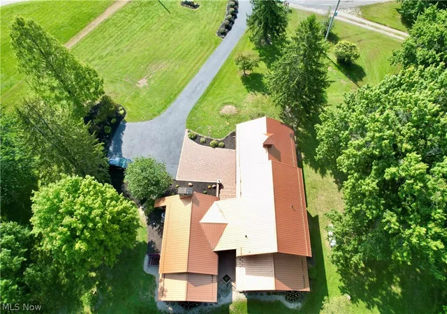Photo 3 of Single family home for sale at 1171 Lindy Ln NW, Carrollton, OH 44615 | MLS# 5241799 | Listing updated on 2026-09-29