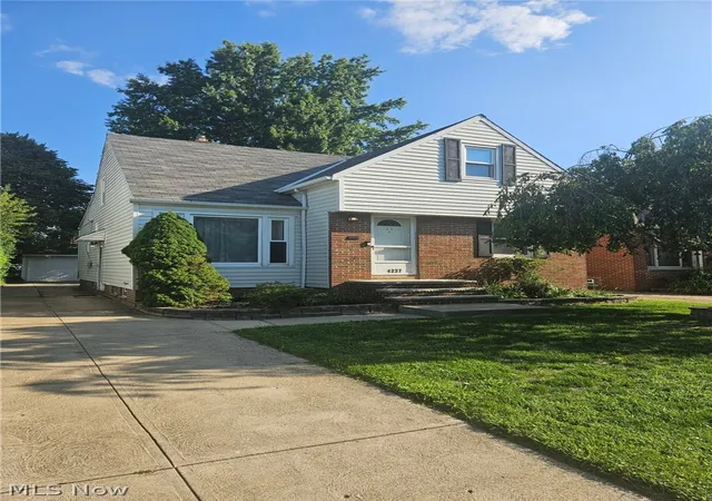 Photo 1 of Single family home for sale at 4237 Stonehaven Rd, Cleveland, OH 44121 | MLS# 5241916 | Listing updated on 2026-09-13