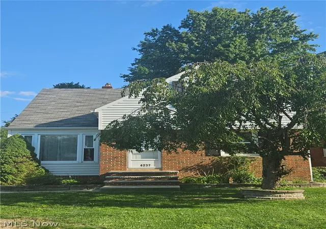 Photo 3 of Single family home for sale at 4237 Stonehaven Rd, Cleveland, OH 44121 | MLS# 5241916 | Listing updated on 2026-09-13