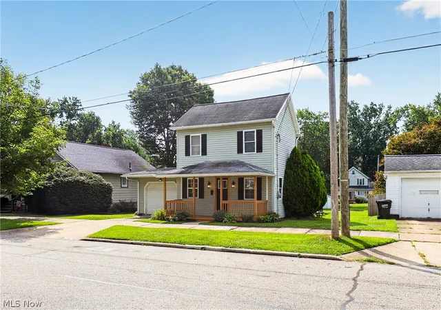 Photo 2 of Sale Pending at 343 W 8th Street, Salem, OH 44460 | MLS# 5241873 | Listing updated on 2026-09-18