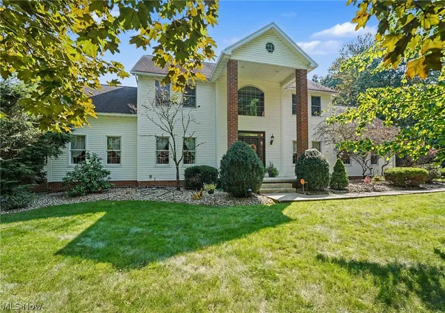 Photo 1 of Single family home for sale at 2101 Pearce Cir, Salem, OH 44460 | MLS# 5242062 | Listing updated on 2026-09-03