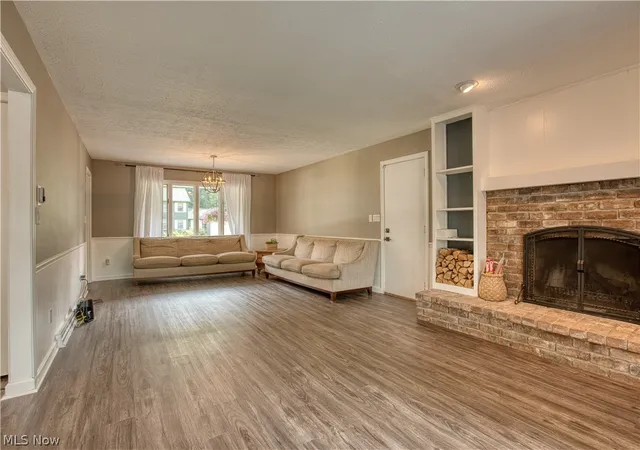 Photo 4 of Single family home for sale at 1461 Wimbledon Cir, Stow, OH 44224 | MLS# 5242148 | Listing updated on 2026-10-02