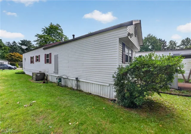 Photo 3 of Single family home for sale at 1219 Pasadena Blvd Nw, North Canton, OH 44720 | MLS# 5242135 | Listing updated on 2026-10-07