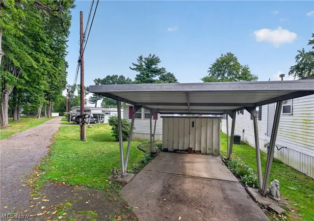Photo 3 of Single family home for sale at 1219 Pasadena Blvd NW, North Canton, OH 44720 | MLS# 5242135 | Listing updated on 2026-10-07