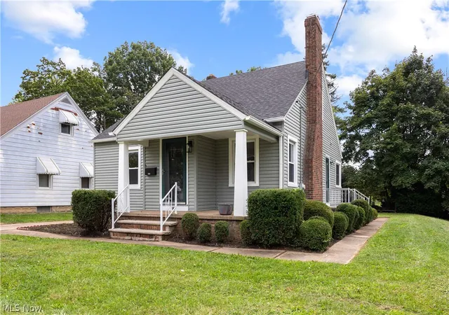 Photo 3 of Sale Pending at 731 W 32nd Street, Lorain, OH 44052 | MLS# 5241396 | Listing updated on 2026-09-21