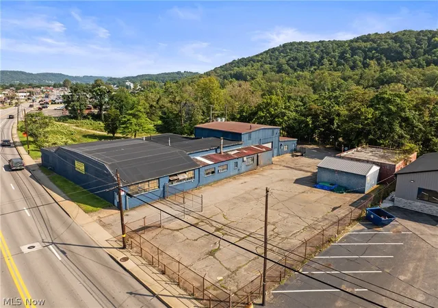 Photo 1 of Single family home for sale at 1702 Wheeling Ave, Glen Dale, WV 26038 | MLS# 5242209 | Listing updated on 2026-09-03
