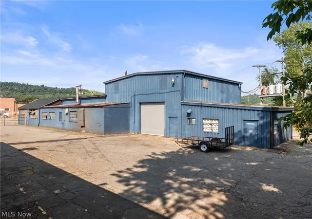 Photo 2 of Single family home for sale at 1702 Wheeling Ave, Glen Dale, WV 26038 | MLS# 5242209 | Listing updated on 2026-09-03