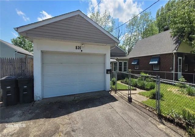 Photo 2 of Single family home for sale at 826 Reed, Akron, OH 44306 | MLS# 5242198 | Listing updated on 2026-09-03