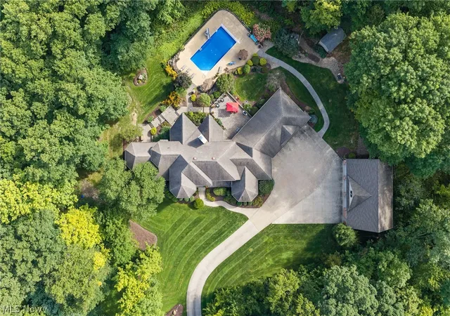 Photo 3 of Single family home for sale at 1088 River Woods Dr, Hinckley, OH 44233 | MLS# 5238969 | Listing updated on 2026-09-10