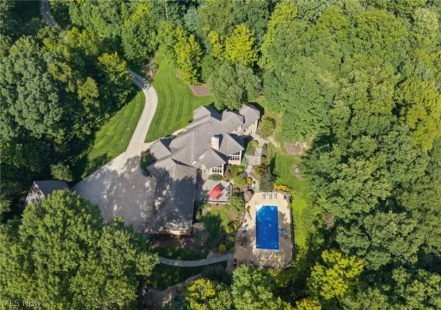 Photo 4 of Single family home for sale at 1088 River Woods Dr, Hinckley, OH 44233 | MLS# 5238969 | Listing updated on 2026-09-10