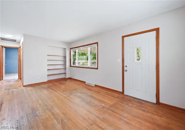 Photo 4 of Single family home for sale at 682 Burdie Dr, Hubbard, OH 44425 | MLS# 5242212 | Listing updated on 2026-10-01