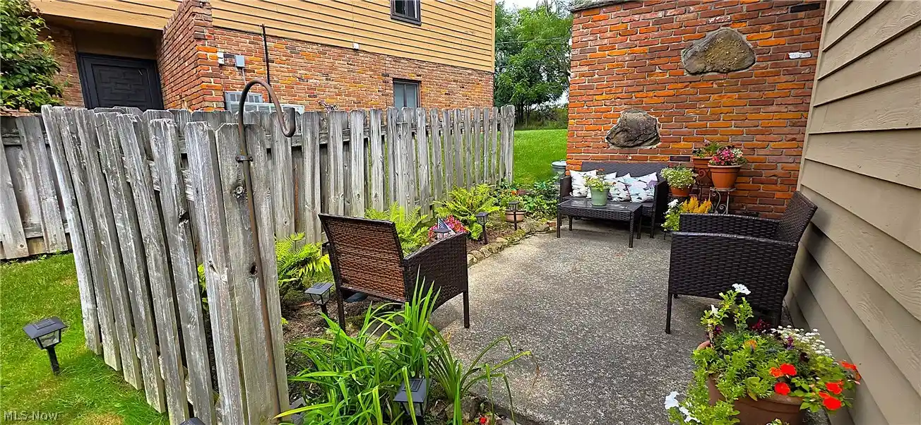 Listing Photo 2 - Condo for sale in 138 Kimrose Ln located at 138 Kimrose Ln, Broadview Heights, OH 44147 - Unit 138 Kimrose Ln