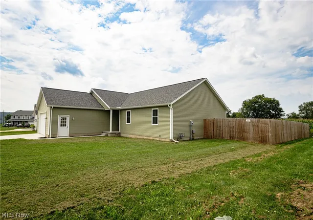 Photo 3 of Single family home for sale at 10916 Madlyn St Ne, Bolivar, OH 44612 | MLS# 5241812 | Listing updated on 2026-09-03