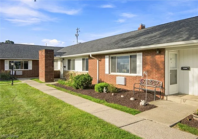 Listing Photo 4 - Condo for sale in building located at 5651 Broadview Rd, Parma, OH 44134 - Unit #B5