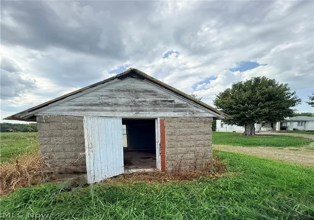 Photo 4 of Single family home for sale at 4026 Stanhope Kelloggsville Rd, Andover, OH 44003 | MLS# 5242089 | Listing updated on 2026-09-04