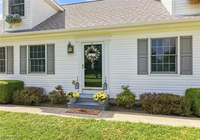 Photo 4 of Single family home for sale at 16139 S Range Rd, Beloit, OH 44609 | MLS# 5241872 | Listing updated on 2026-09-14