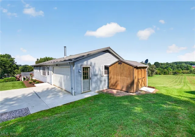 Photo 3 of Single family home for sale at 3865 Seeman St Sw, East Sparta, OH 44626 | MLS# 5241871 | Listing updated on 2026-09-29