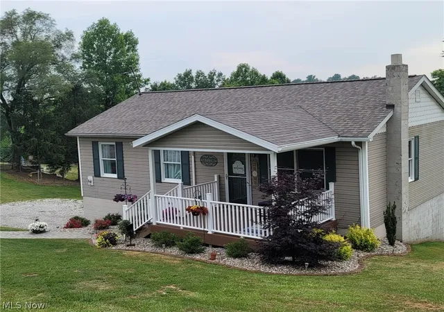 Photo 2 of Single family home for sale at 605 Cole Coffman Rd, Marietta, OH 45750 | MLS# 5242225 | Listing updated on 2026-09-15