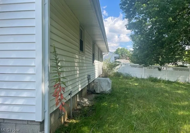 Photo 11 of Single family home for sale at 1921 Cover Dr, Youngstown, OH 44514 | MLS# 5240349 | Listing updated on 2026-09-04